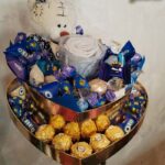 Box sa slatkišima i dehidriranom ružom