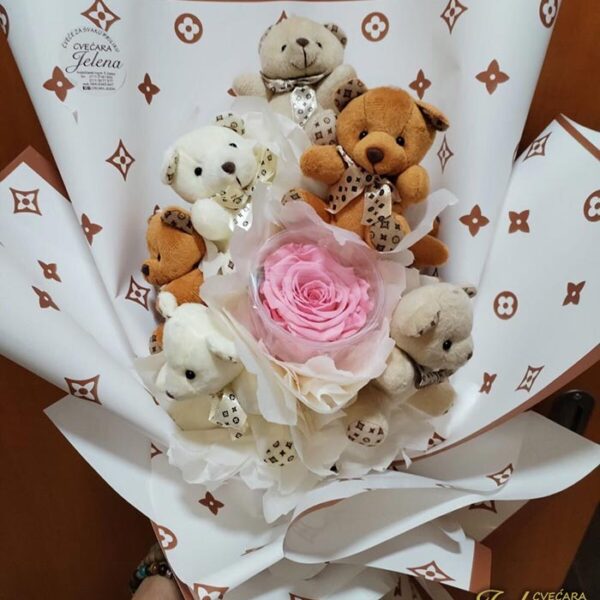 Buket sa medvedićima i dehidriranom ružom