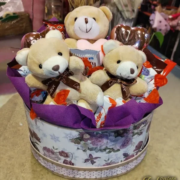 Box sa igračkama i slatkišima