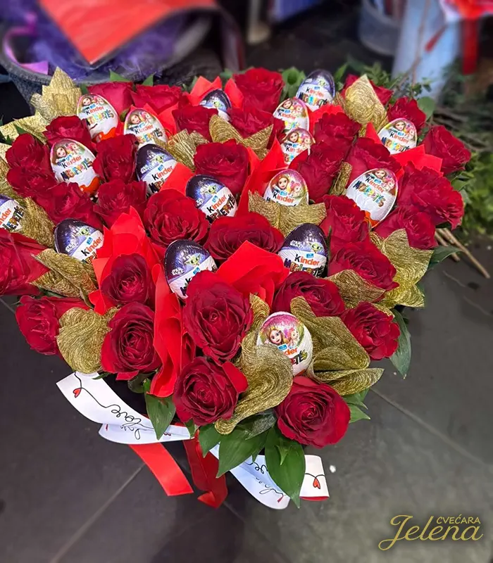 Aranžman - Kinder Surprise sa ružama Aranžman - Kinder Surprise sa ružama